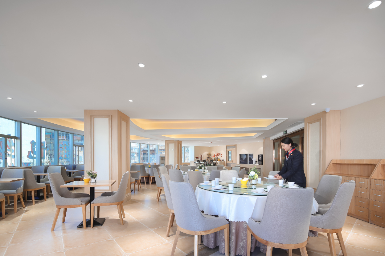 Vienna Hotel (Kunming Baiyun Road Metro Station Jiang'an) Hotel Overview