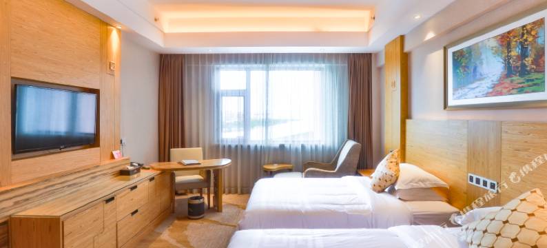 王朝圣地温泉酒店(长白山北景区集散中心店)图片