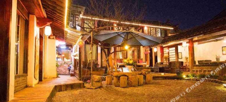 丽江束河小调人文客栈图片