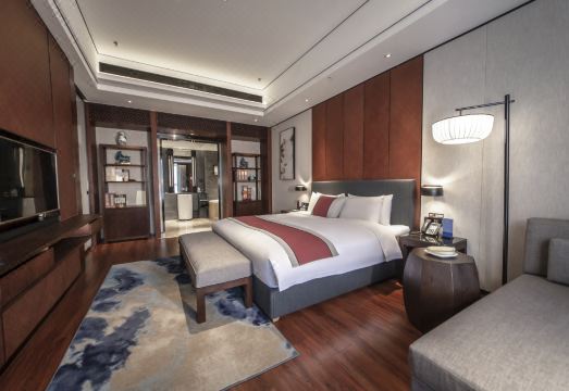 Hanlin Ruihe Hot Spring Resort in Meihekou Hotel Overview