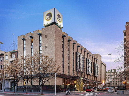 萨拉戈萨洛斯因莱斯民宿