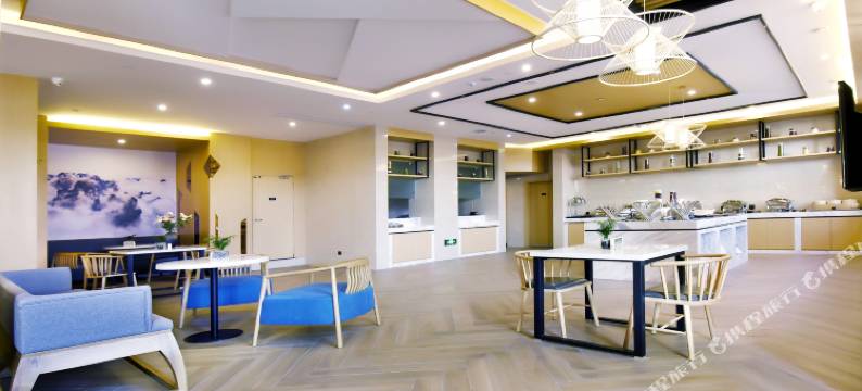 长沙省政府地铁站亚朵酒店图片