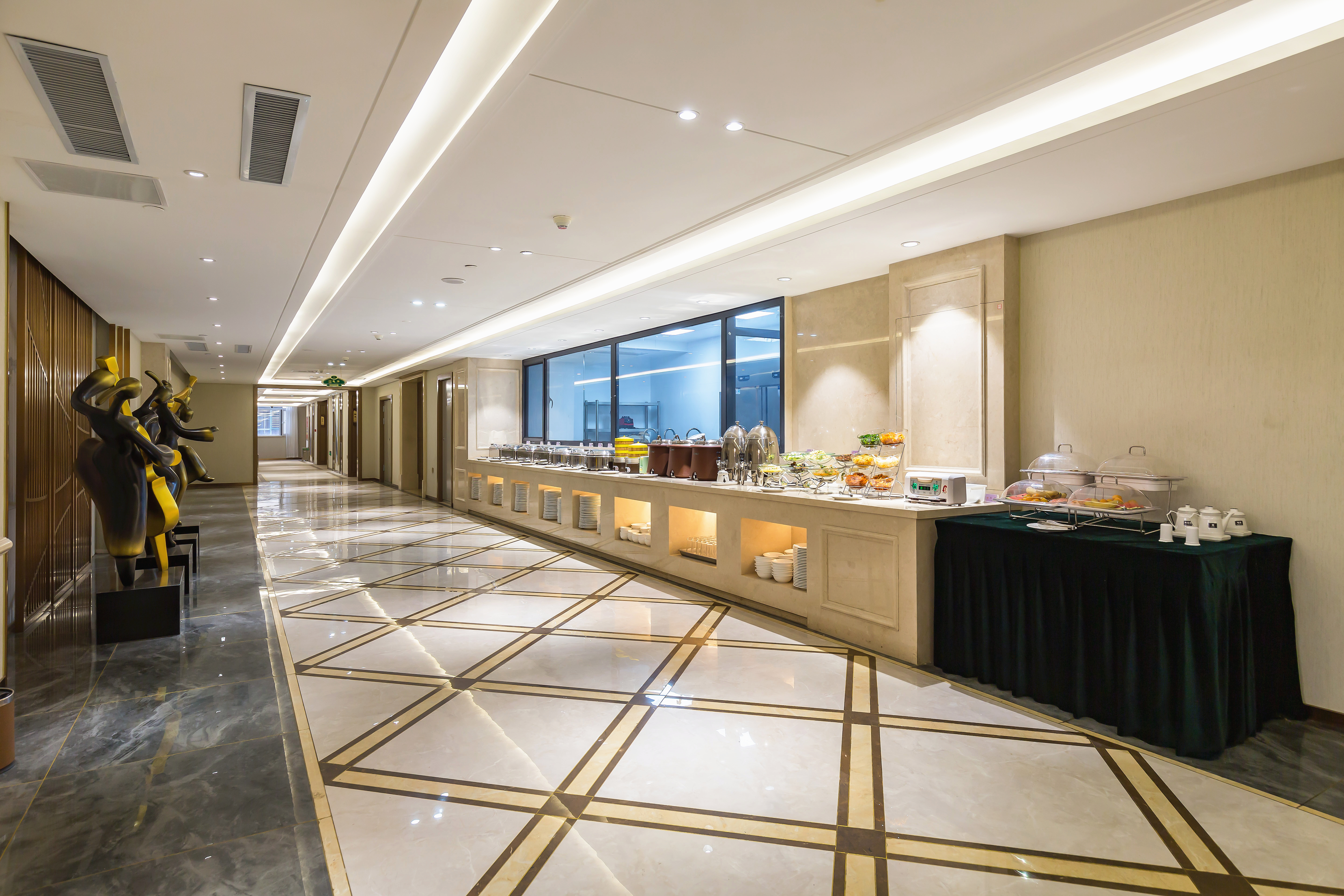 Vienna Hotel (Hengshui Middle School) Over view