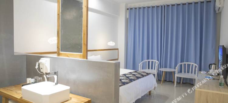 乐东中庭酒店(黄流车站店)图片