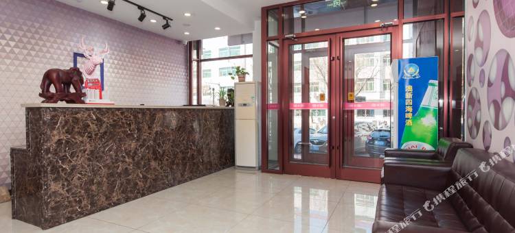 派酒店(承德平泉市中心广场店)图片