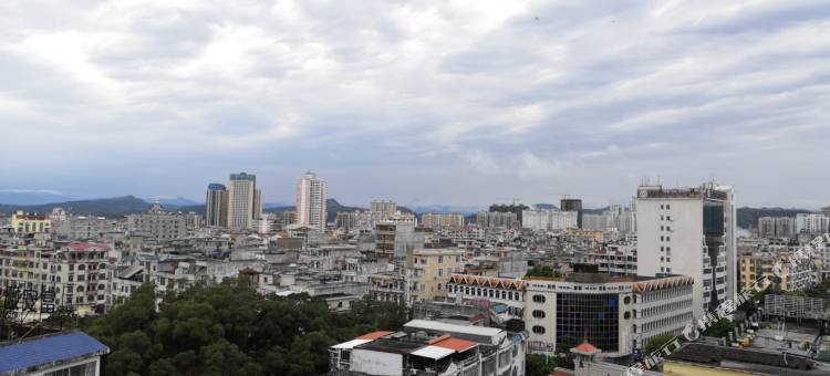 豪泰酒店(东兴国门景区口岸店)图片