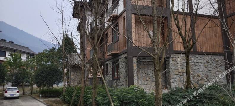 峨眉山云居时光民宿(洪门街分店)图片