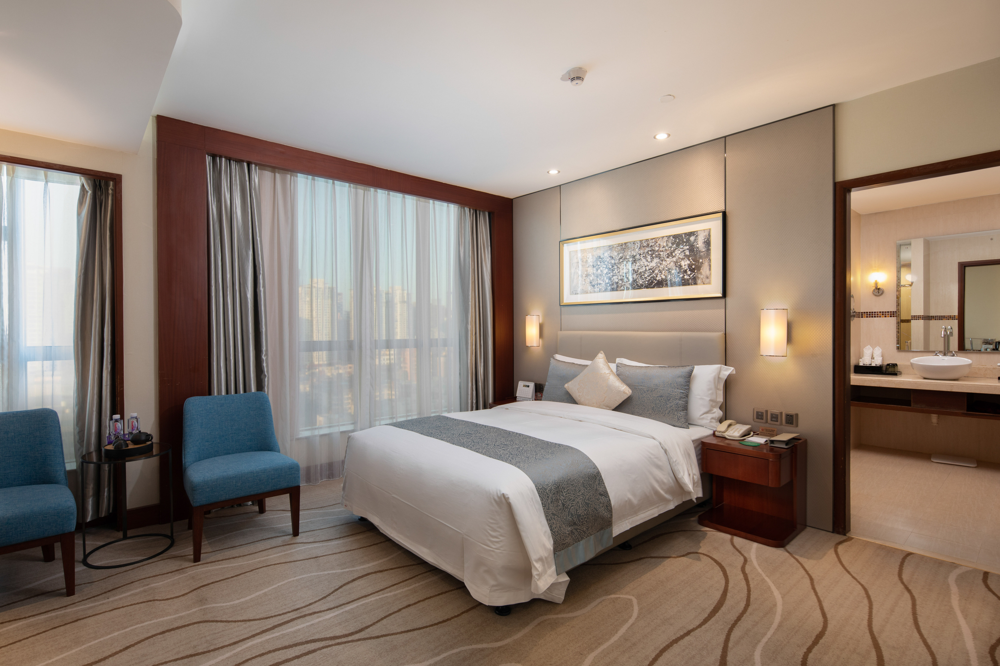 Grand Soluxe Zhongyou Hotel ShenzhenOver view