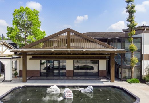 青城山一泓酒店（高铁青城山站店）外景图