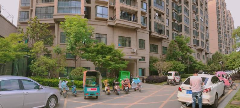 颍上华人易居无人民宿(紫金名苑店)图片