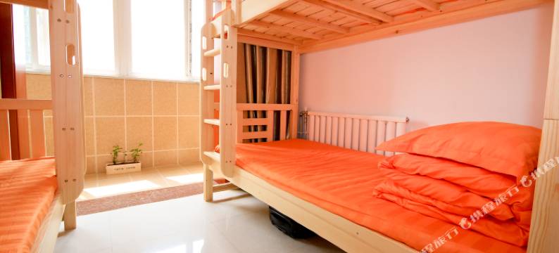 拾光青年旅社(西安大雁塔北广场店)图片