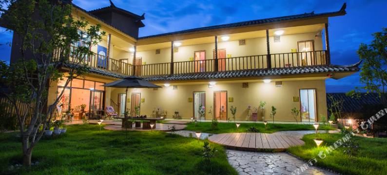 泸沽湖那年客栈图片