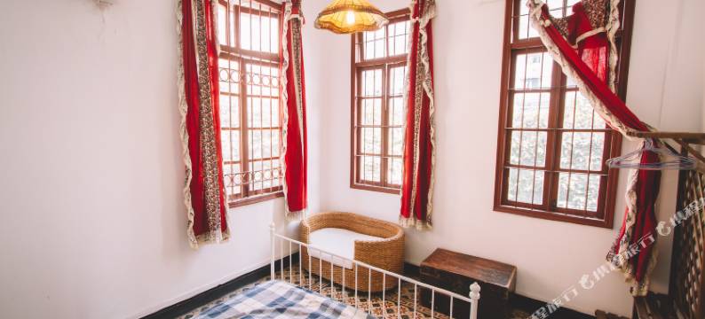 广州江岭北1号怀旧主题青旅图片