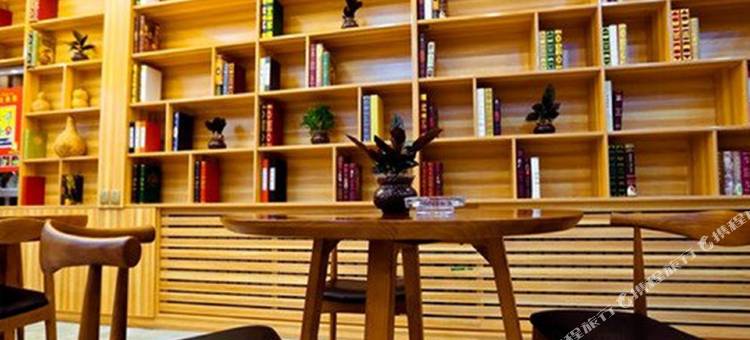 克拉玛依红十月精品酒店图片