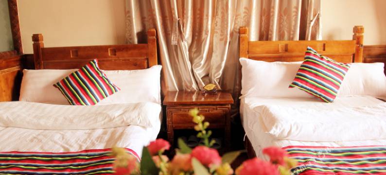 香格里拉九湖一山登巴客栈(独克宗古城店)图片