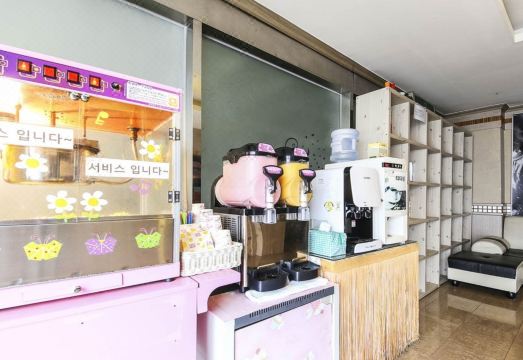 Suwon Haenggungdong Renault Hotel Overview