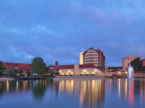 圣路易斯喜来登韦斯特波特木屋酒店(Sheraton Westport Chalet Hotel St. Louis)