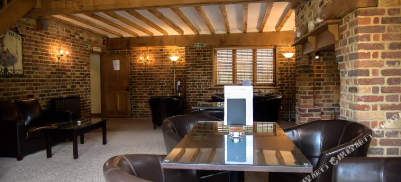 利特尔福克斯酒店(Little Foxes Hotel & Gatwick Airport Parking)图片