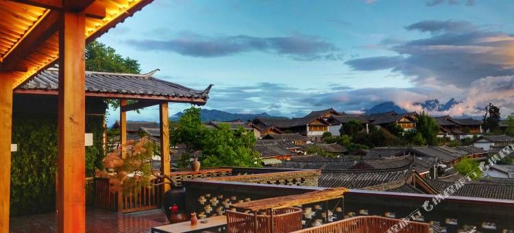 心宿雪山倾城全景度假会馆(丽江古城狮子山店)图片