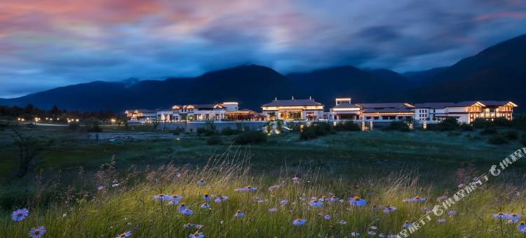 林芝工布庄园希尔顿酒店图片