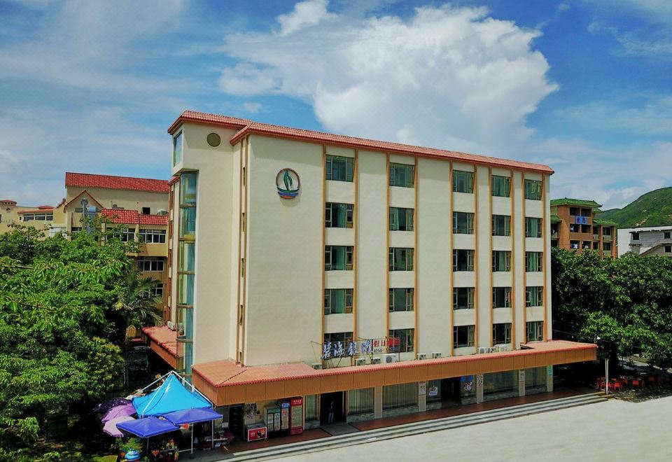 Bihaiyuntian Holiday Inn Hotel Overview