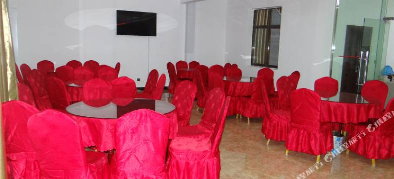 昆明红土高原酒店图片