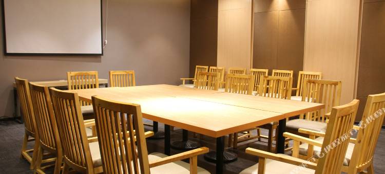 乌鲁木齐唯逸金元酒店(鲤鱼山店)图片