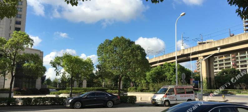 艾九精品酒店(上海洲海路地铁站店)图片