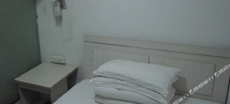 武汉铜人像旅馆图片