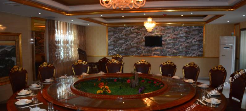 确山金龙大酒店图片