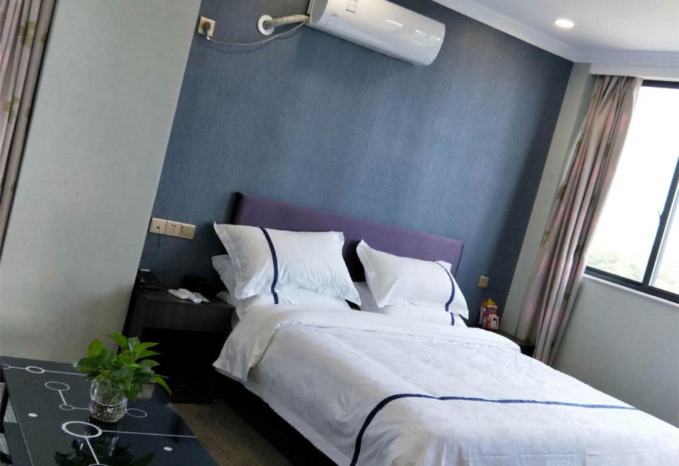 Edinburgh Hotel Hotel Overview