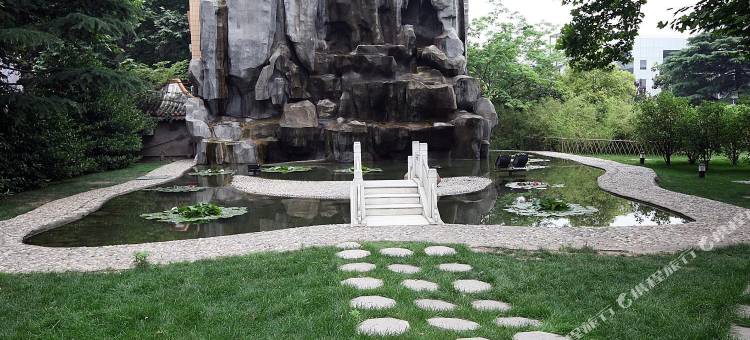 平顶山平安大厦(和平路步行街丹尼斯店)图片