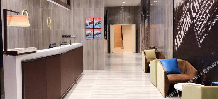 格盟酒店(重庆财富中心幸福广场光电园轻轨站店)图片
