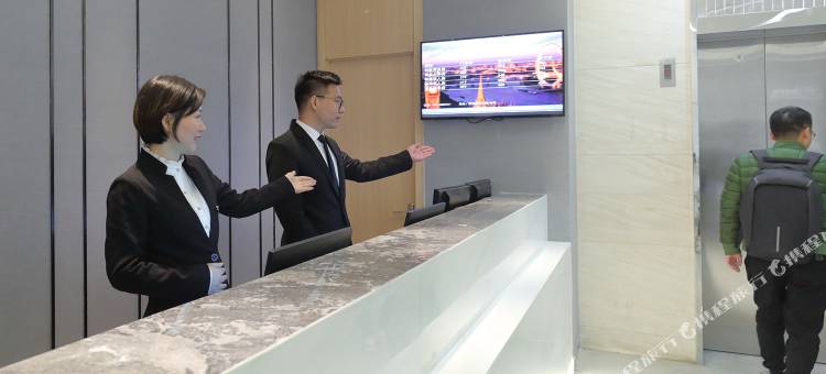 弗思特逸住酒店(上海宝山路地铁站店)图片