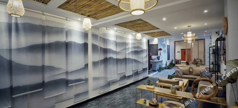 凤凰山前月下江景民宿图片