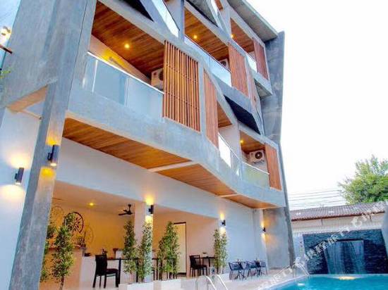 普吉島雷蒙納德酒店