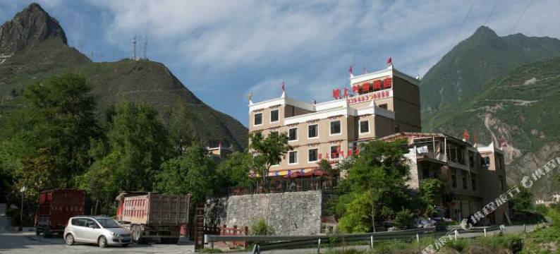 理县坡上村落民宿(甘堡藏寨景区店)图片