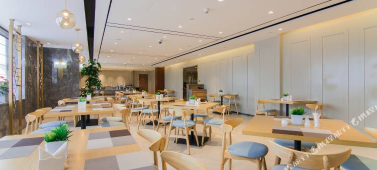 和颐至尊酒店(上海五角场地铁站店)图片
