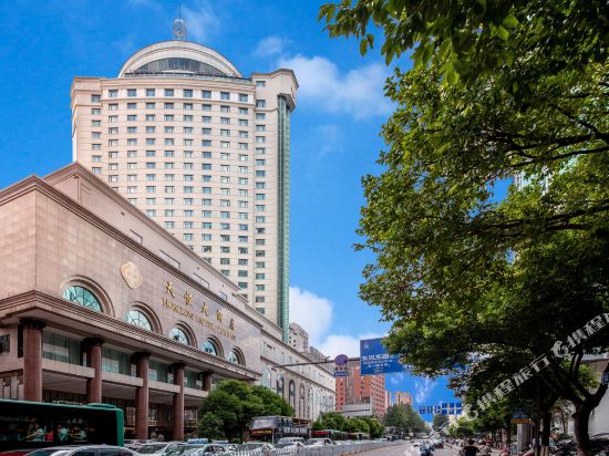 Hotels In Downtown Commercial Area Kunming Tripcom - 