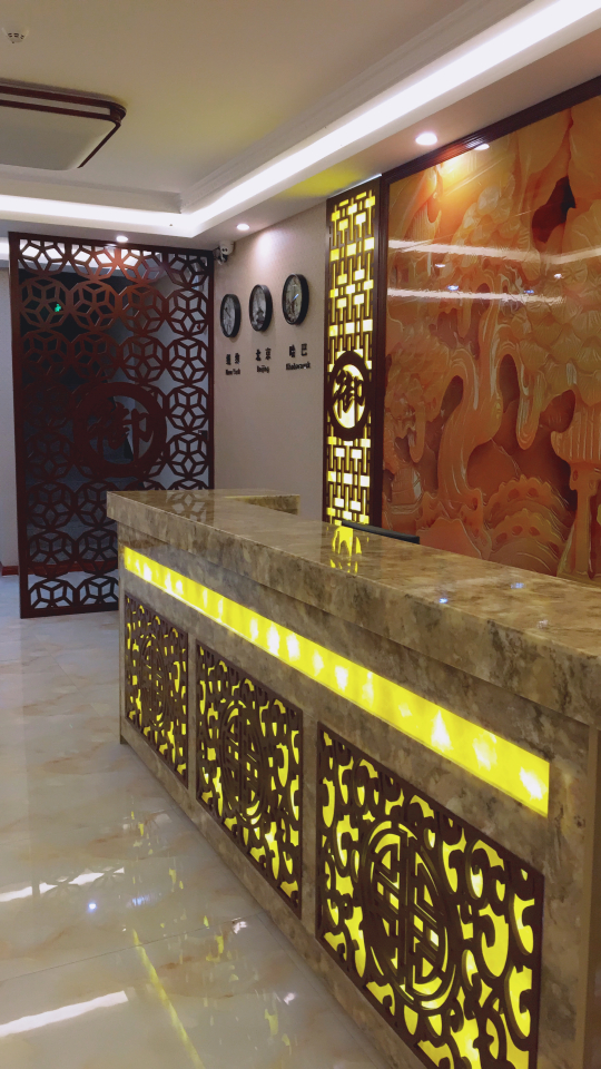 Yulong Business Hotel Over view