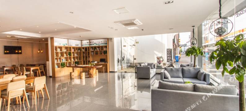 花居轻奢酒店(苏州观前街北寺塔地铁站店)图片