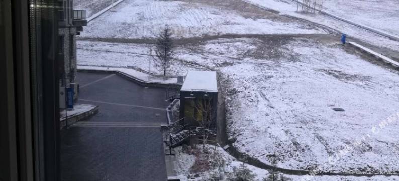 万科松花湖滑雪场青山松林公寓图片