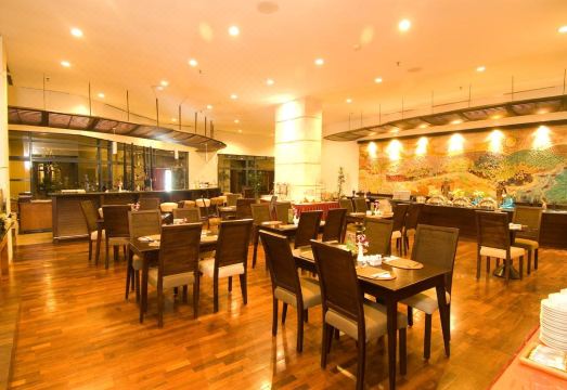 Grand Tropic Suites HotelHotel Overview