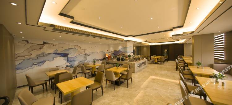 柏丽泉智酒店(鹤山广场店)图片
