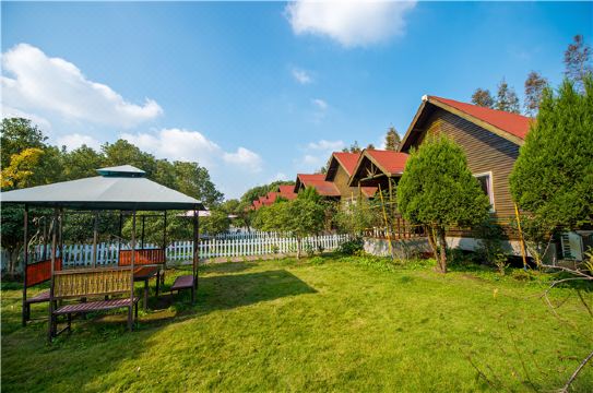 Xiangcaoyuan Holiday Farm Hotel Overview