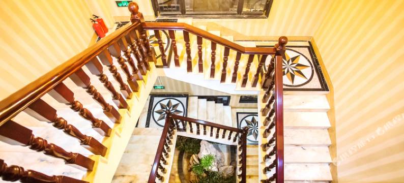 楚雄东欣酒店(彝人古镇景区店)图片