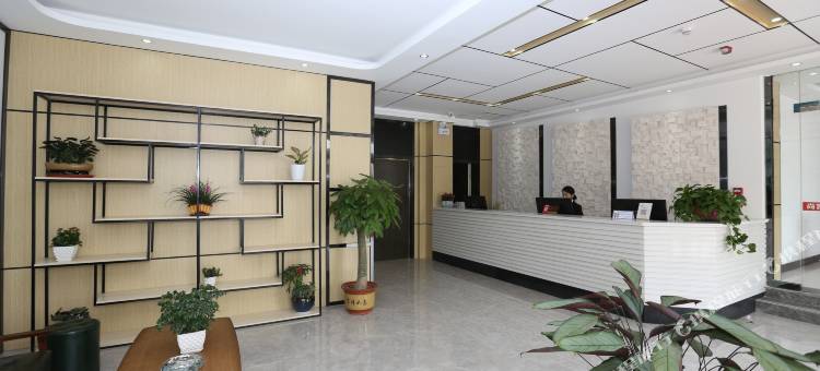 启元铂爵精选酒店(禹州新体育场店)图片