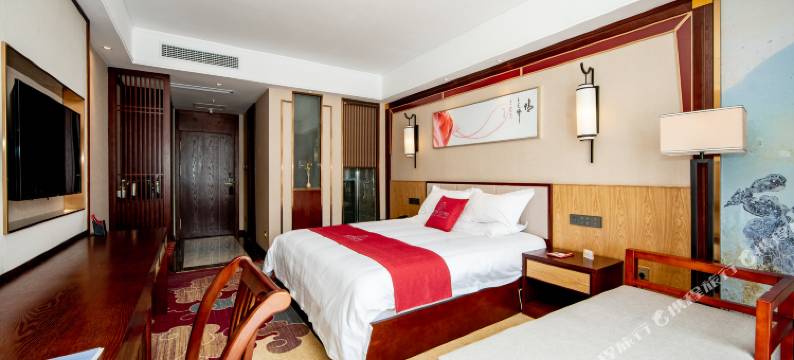 八宿紫宸泊阅大酒店(然乌湖店)图片