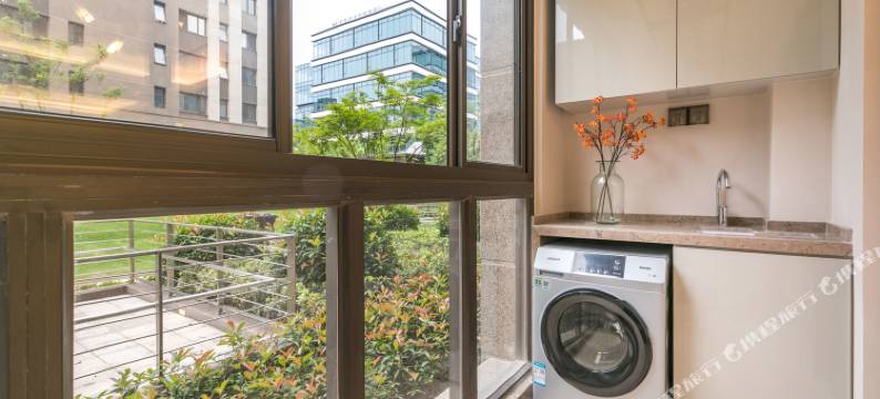 上海百年孤独千年一叹公寓(泰虹路分店)图片