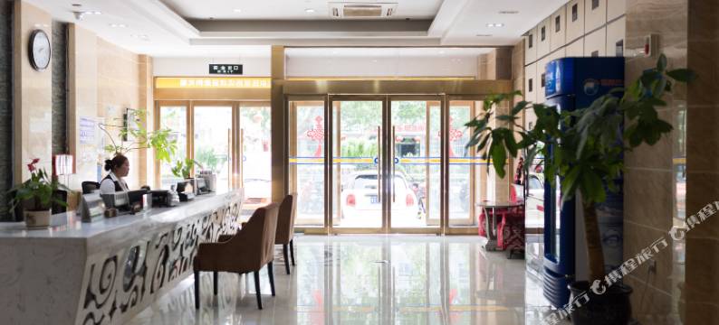 乌拉假日酒店(汝州金庚康复医院店)图片